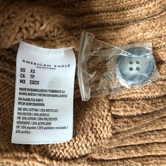 American Eagle Outfitters Cable Knit Oversized Cadigan in Camel Size XS - Picture 9 of 11